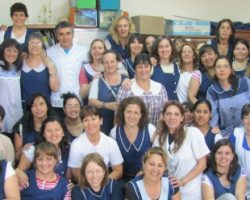 La bandera de la paz en la escuela Julio Bello