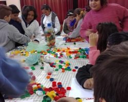 Taller de tapitas en la escuela “3 de febrero” de San Benito